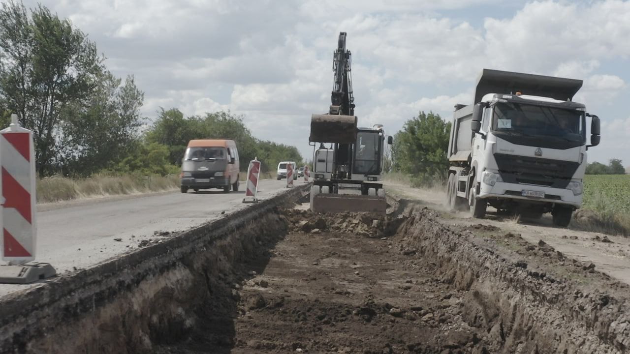 И так сойдет: рашисты рапортуют о ремонте дороги под Мелитополем 2